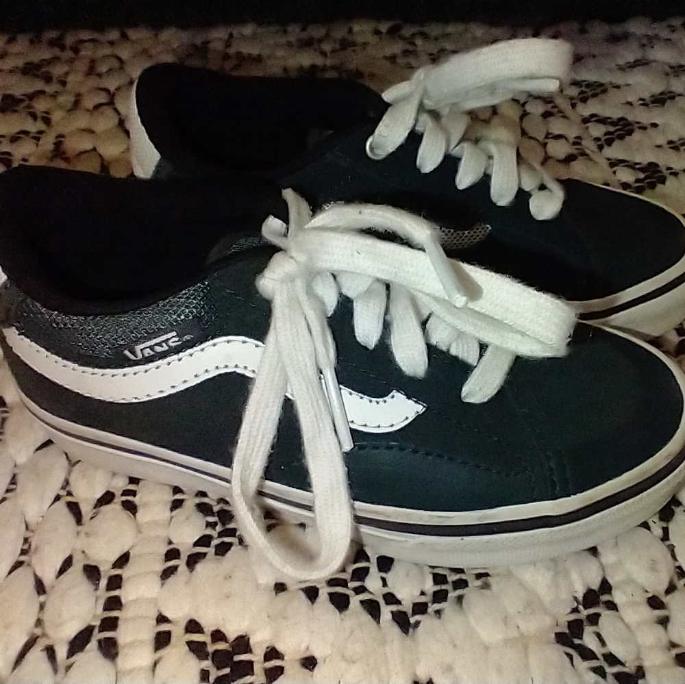 Vans - Picture 2 of 3